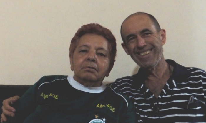 Casados a 37 anos, Sérgio e Eurides unem forças para conviver com a doença. (Créditos: Verônica Miranda)
